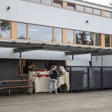 Drogué et alcoolisé, le jeune accusé a frappé à mort l'homme sans domicile fixe, installé sur ces bancs, après avoir constaté qu'il ne pouvait rien lui voler (archives).